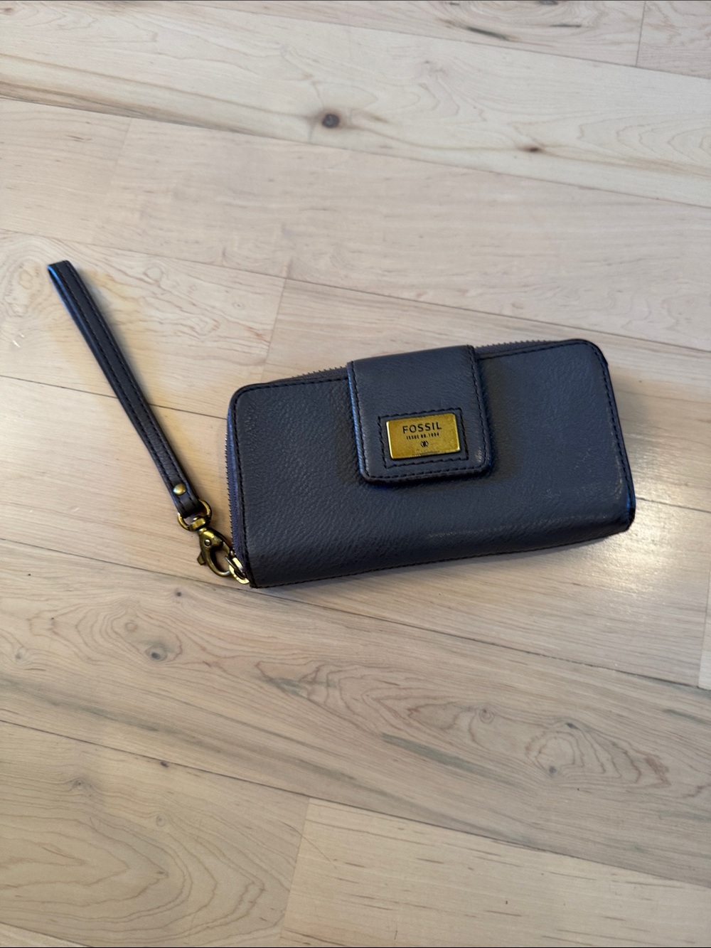 Fossil Quinn leather zip-around wallet wristlet-Gray-Classic
